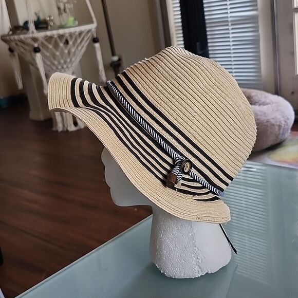 Bets Hackney Packable Hat - Picture 1 of 8